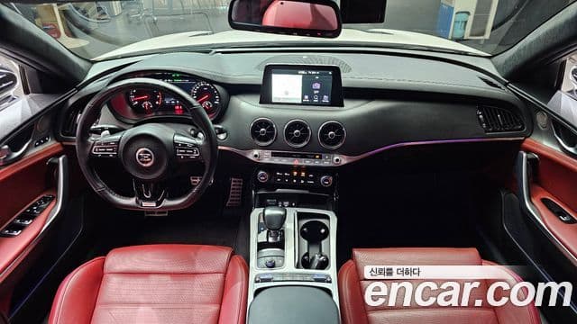 Kia Stinger 2018 — ფოტო 7/20