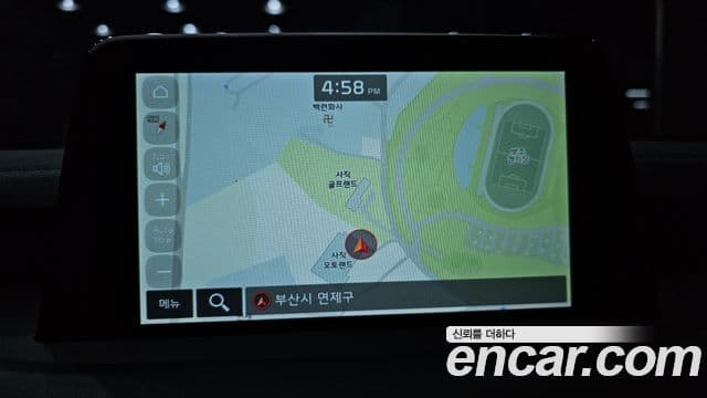 Kia Stinger 2018 — ფოტო 14/20