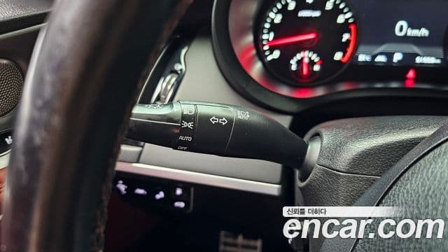 Kia Stinger 2018 — ფოტო 20/20