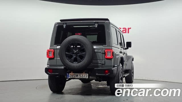 Jeep Wrangler 2023 — ფოტო 4/20