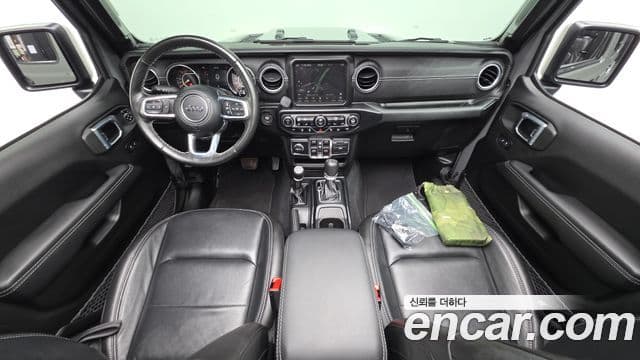 Jeep Wrangler 2023 — Şəkil 7/20