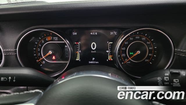 Jeep Wrangler 2023 — ფოტო 8/20