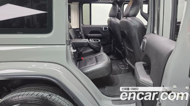 Jeep Wrangler 2023 — ფოტო 11/20