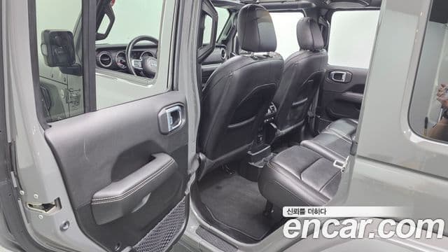 Jeep Wrangler 2023 — Şəkil 12/20