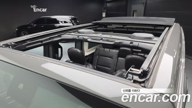 Jeep Wrangler 2023 — ფოტო 21/33