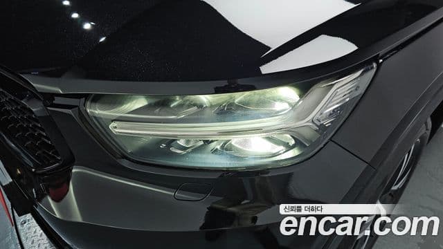 Volvo XC40 2020 — Şəkil 34/36