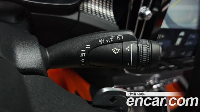 Volvo XC40 2020 — Şəkil 24/36