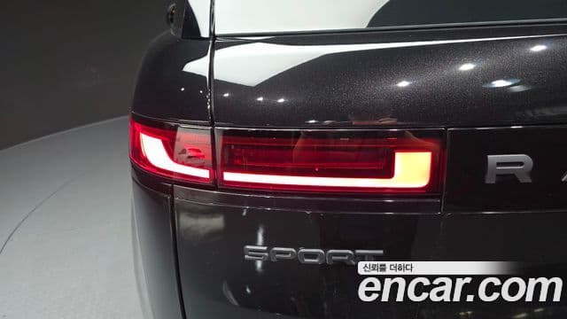 Land Rover Range Rover Sport 2023 — Photo 5/32
