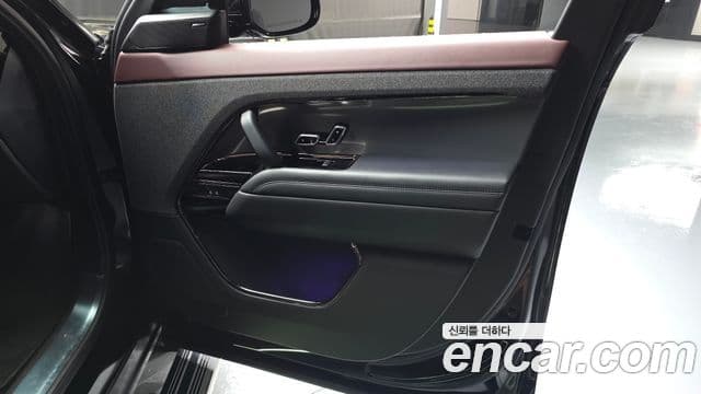 Land Rover Range Rover Sport 2023 — Photo 17/32
