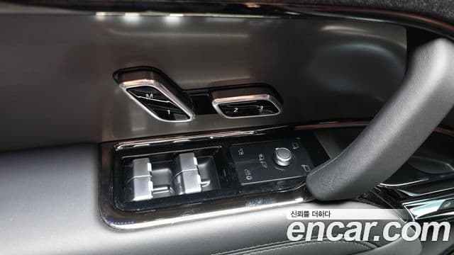 Land Rover Range Rover Sport 2023 — Photo 7/32