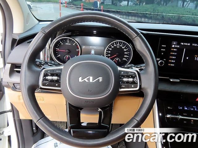 Kia Carnival 2023 — Şəkil 8/20