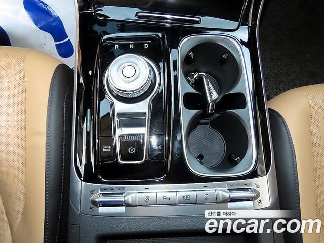 Kia Carnival 2023 — Şəkil 10/20
