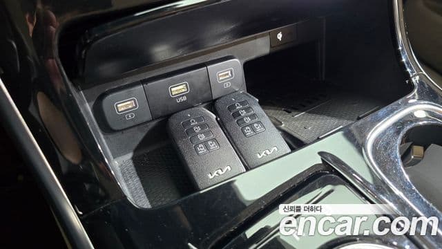 Kia Carnival 2023 — Фото 12/20