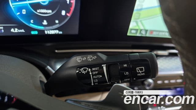 Kia Carnival 2023 — Photo 21/37