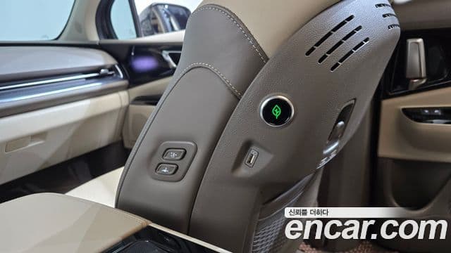 Kia Carnival 2023 — Photo 24/37