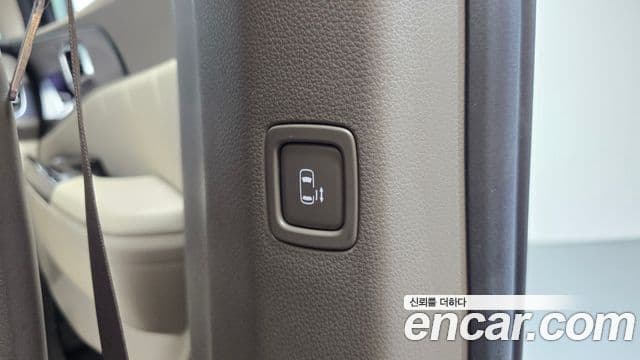 Kia Carnival 2023 — Photo 4/37