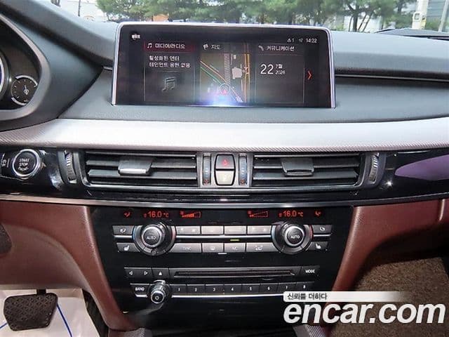 BMW X5 2018 — ფოტო 14/20