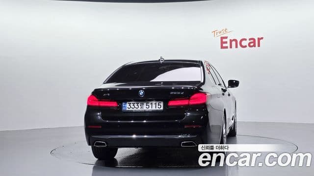 BMW 5 Series 2023 — ფოტო 4/20