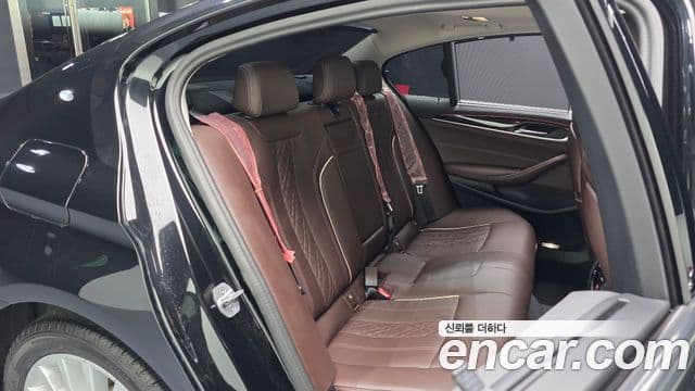 BMW 5 Series 2023 — ფოტო 11/20