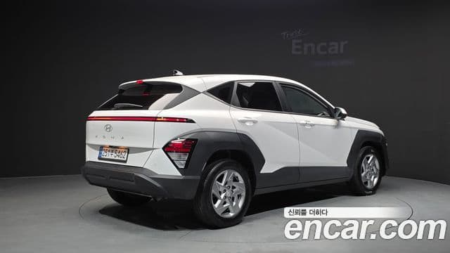 Hyundai Kona 2023 — ფოტო 2/20