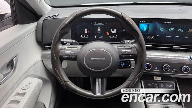 Hyundai Kona 2023 — ფოტო 13/20