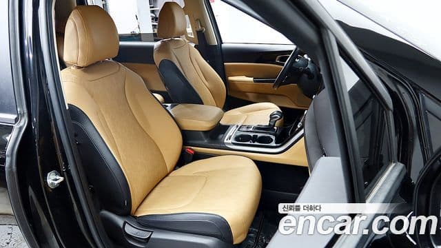Kia Carnival 2022 — фото 4 из 20