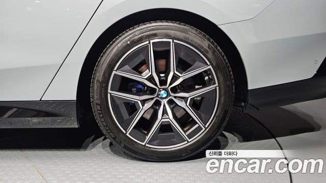 BMW 5 Series 2025 — ფოტო 12/33