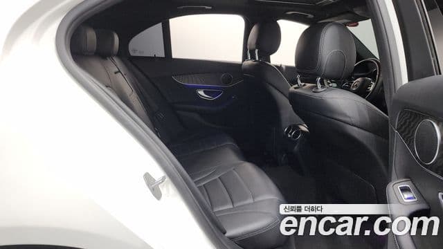 Mercedes-Benz C-Class 2019 — Şəkil 11/20