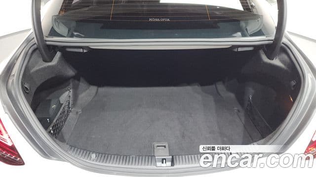 Mercedes-Benz C-Class 2019 — Şəkil 19/20
