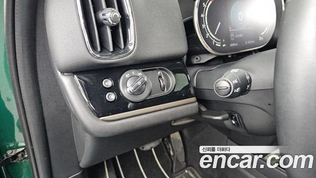 Mini Cooper Countryman 2023 — ფოტო 6/35