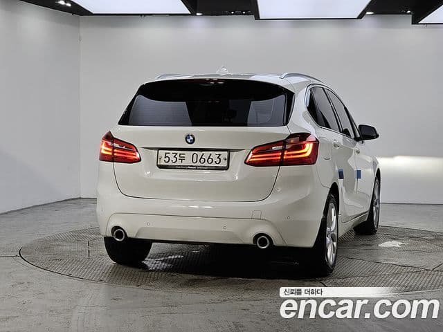 BMW 2 Series Active Tourer 2019 — Photo 15/20