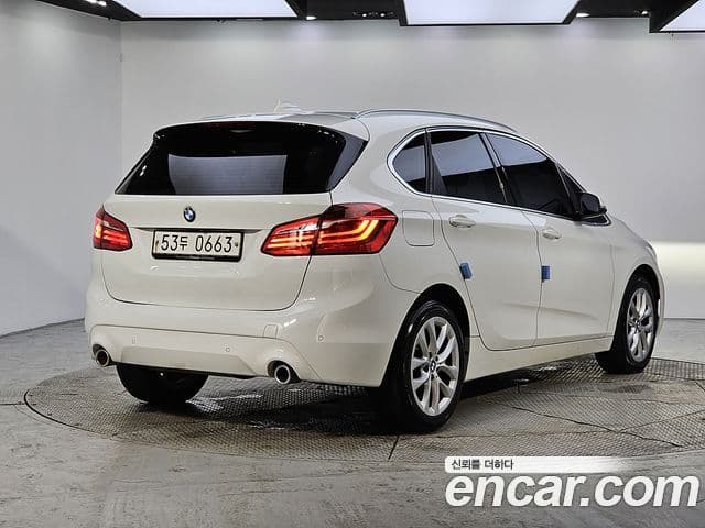 BMW 2 Series Active Tourer 2019 — Photo 16/20