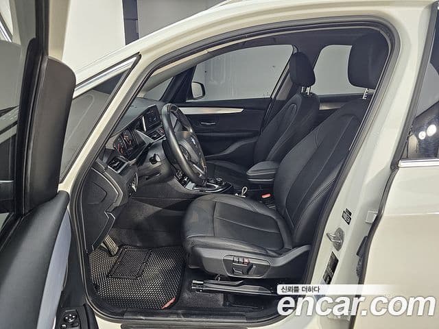 BMW 2 Series Active Tourer 2019 — Photo 13/20