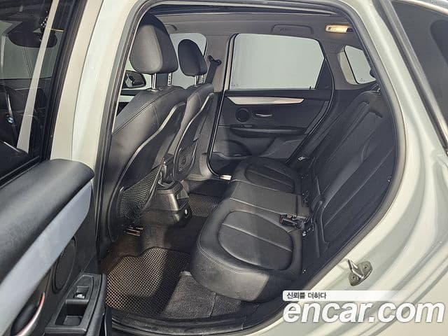 BMW 2 Series Active Tourer 2019 — Photo 3/20