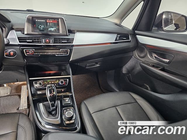 BMW 2 Series Active Tourer 2019 — Photo 7/20