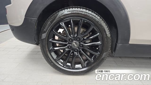 Mini Cooper Clubman 2023 — фото 5 из 20