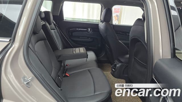 Mini Cooper Clubman 2023 — фото 11 из 20