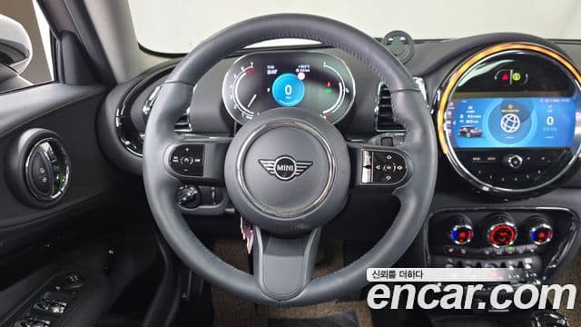 Mini Cooper Clubman 2023 — ფოტო 12/20