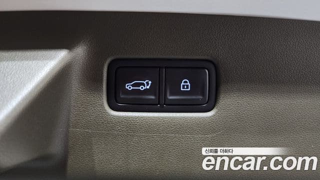 Hyundai Santa Fe 2024 — ფოტო 17/20