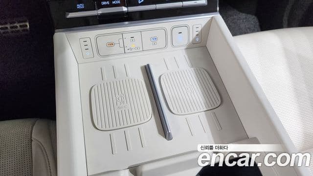 Hyundai Santa Fe 2024 — ფოტო 19/20