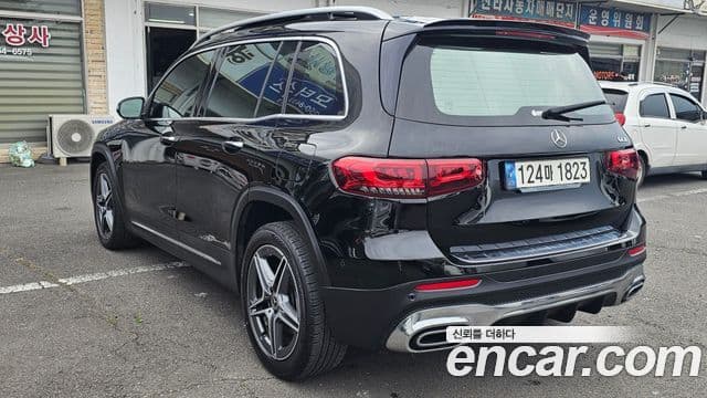 Mercedes-Benz GLB-Class 2021 — ფოტო 4/20