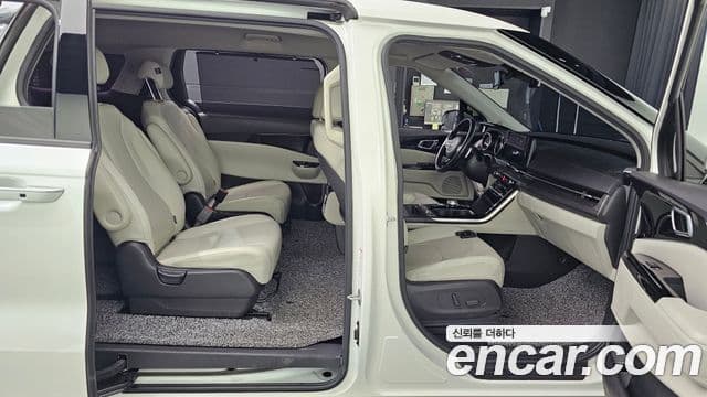 Kia Carnival 2020 — ფოტო 11/20