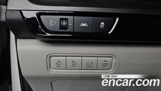 Kia Carnival 2020 — ფოტო 13/20