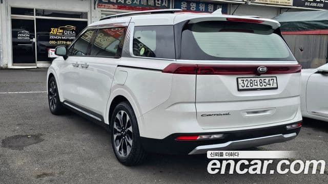 Kia Carnival 2021 — Фото 4/20