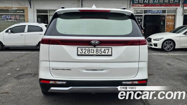 Kia Carnival 2021 — Фото 5/20