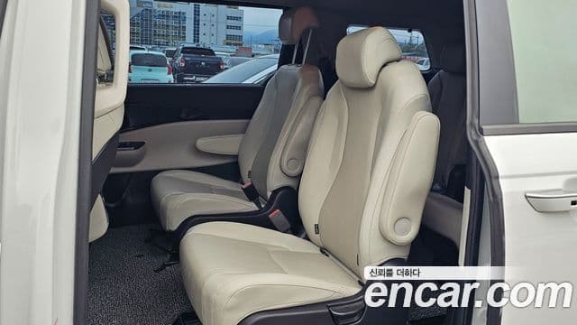 Kia Carnival 2021 — Фото 7/20
