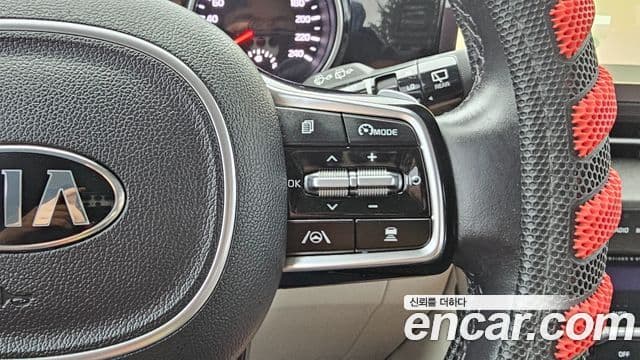 Kia Carnival 2021 — Фото 15/20