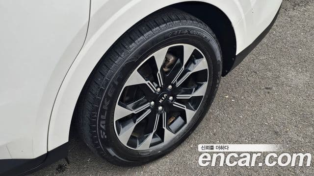 Kia Carnival 2021 — Фото 18/20