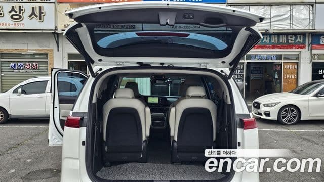 Kia Carnival 2021 — Фото 19/20