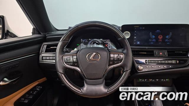 Lexus ES300h 2023 — Şəkil 13/20
